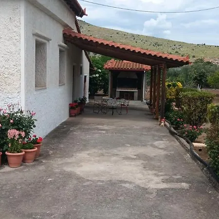 Holiday home Aggelos