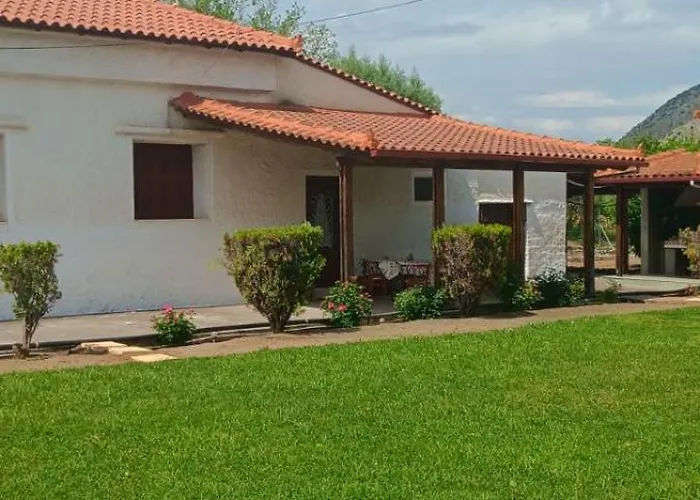 Aggelos Holiday home *